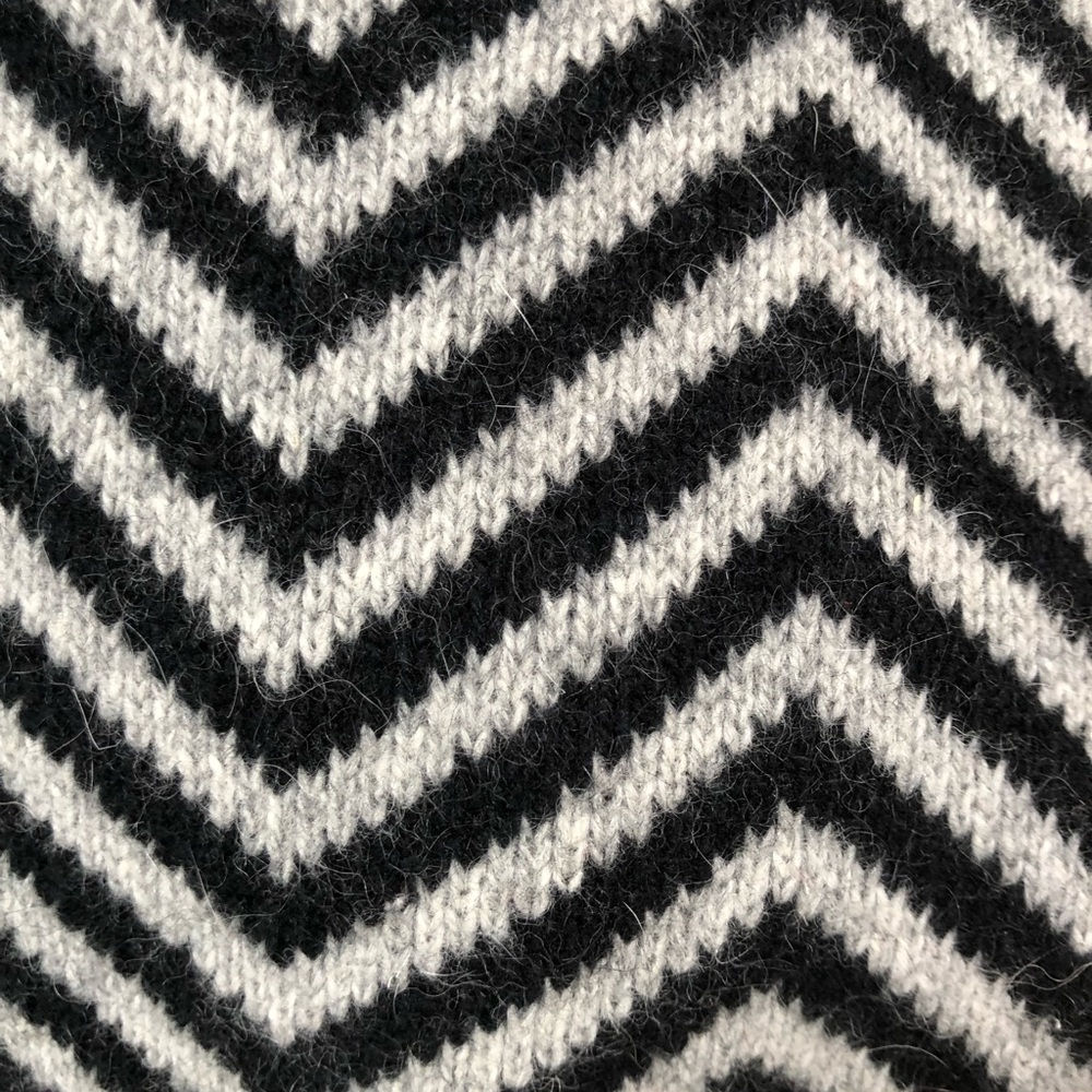 Coach black and gray striped wool scarf. - Picture 5 of 7